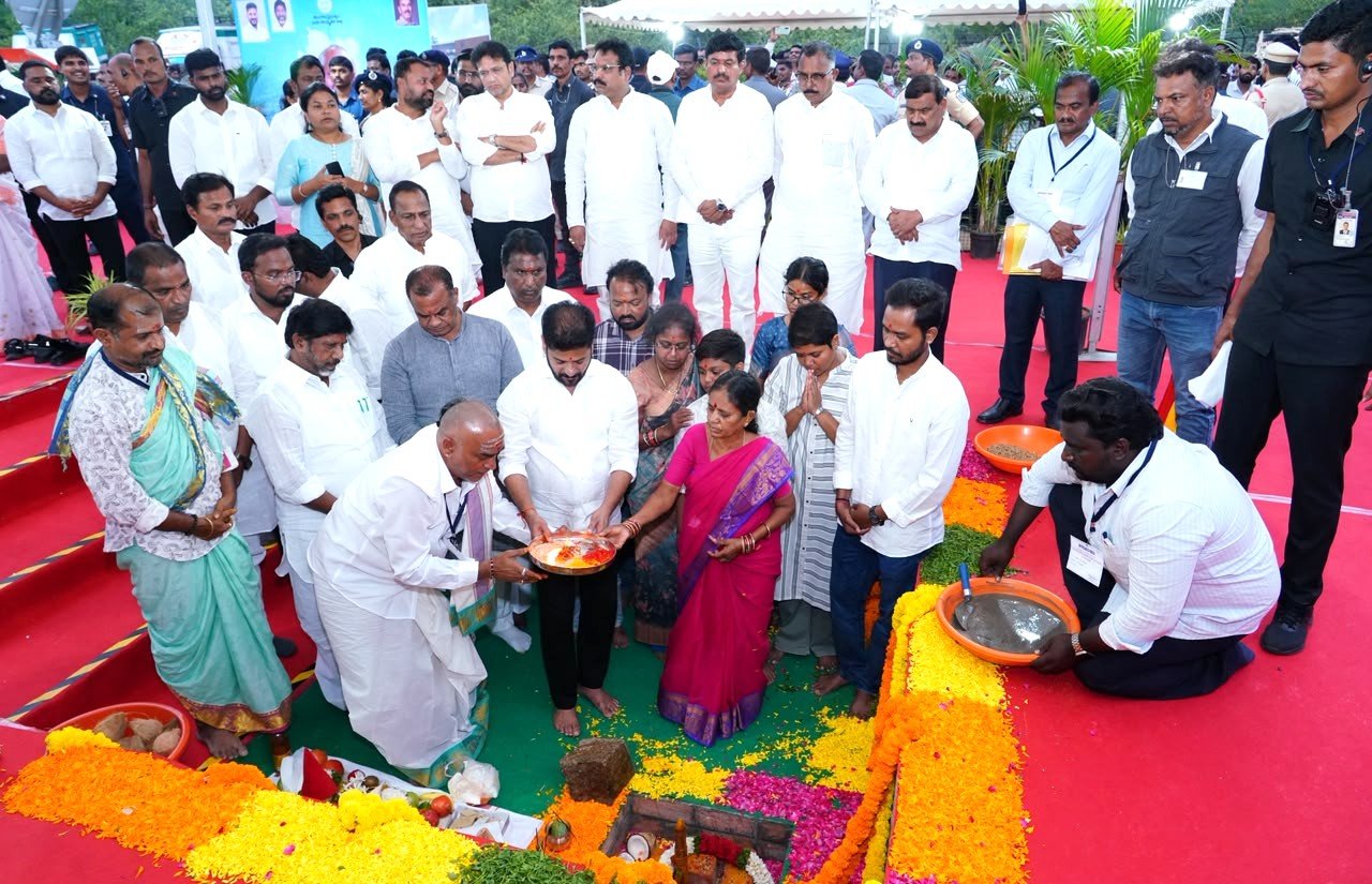 అందెశ్రీ స్మృతి వనానికి సీఎం రేవంత్ శంకుస్థాపన 
