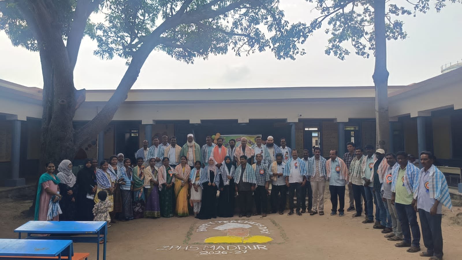 విద్యార్థుల భవిష్యత్తును తీర్చిదిద్దడంలో ఉపాధ్యాయుల పాత్ర కీలకం :సర్పంచ్ దామెర మల్లేశం 