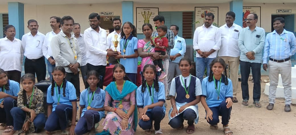 ఎస్‌జీఎఫ్‌ క్రీడల్లో సత్తా చాటిన అయినాపూర్ విద్యార్థులు