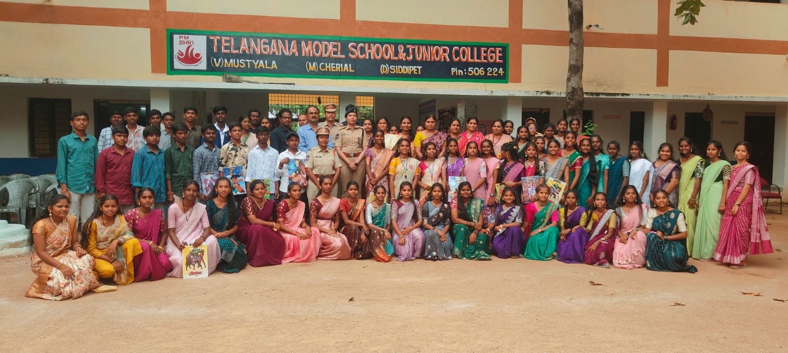 గురువును గౌరవించడమే విద్యార్థులు ఇచ్చే నిజమైన బహుమతి : సీపీ రష్మి పెరుమాళ్