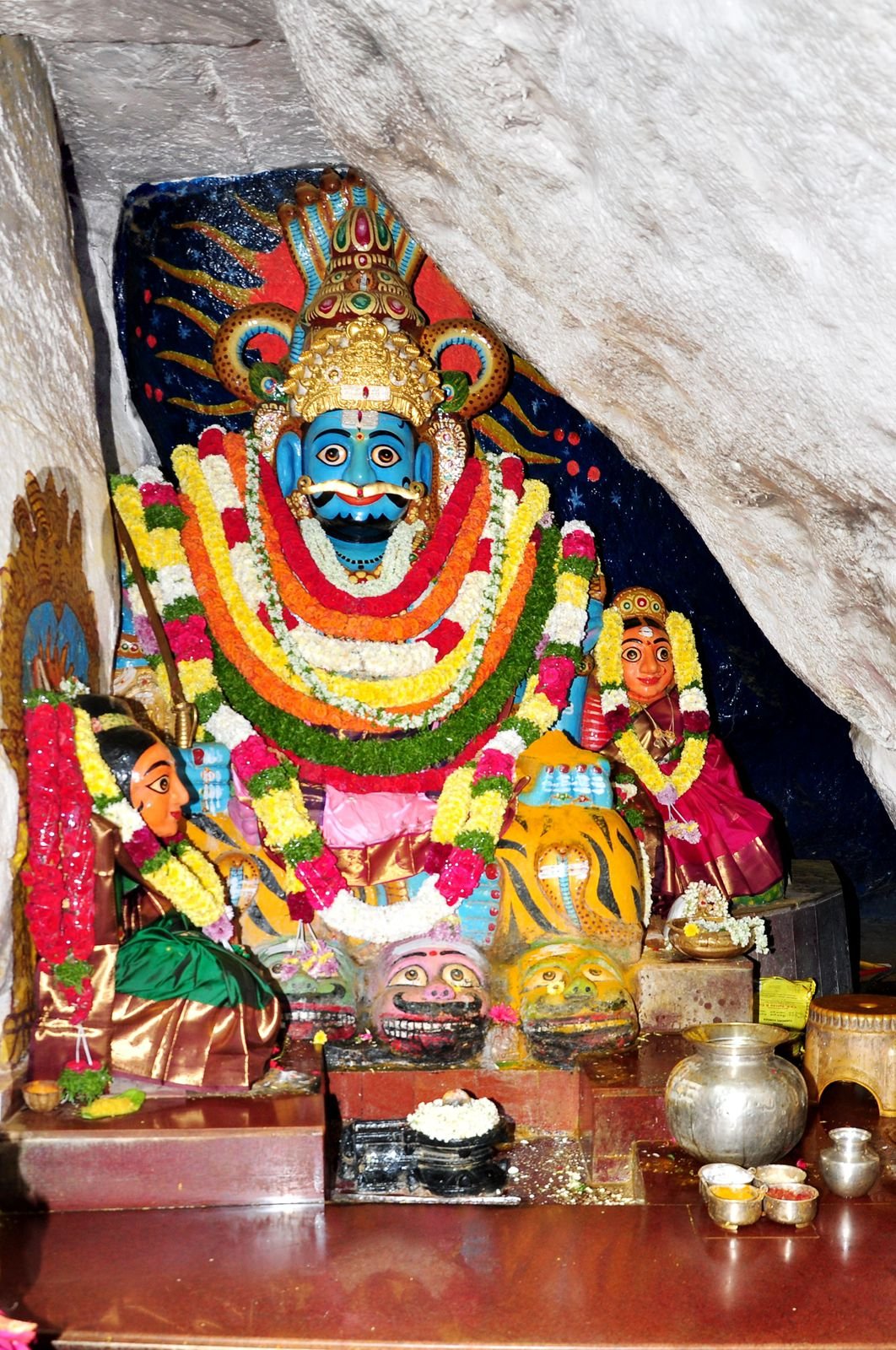 కొమురవెళ్లి ఆలయ ధర్మకర్తల మండలికి 100కు పైగా దరఖాస్తులు 