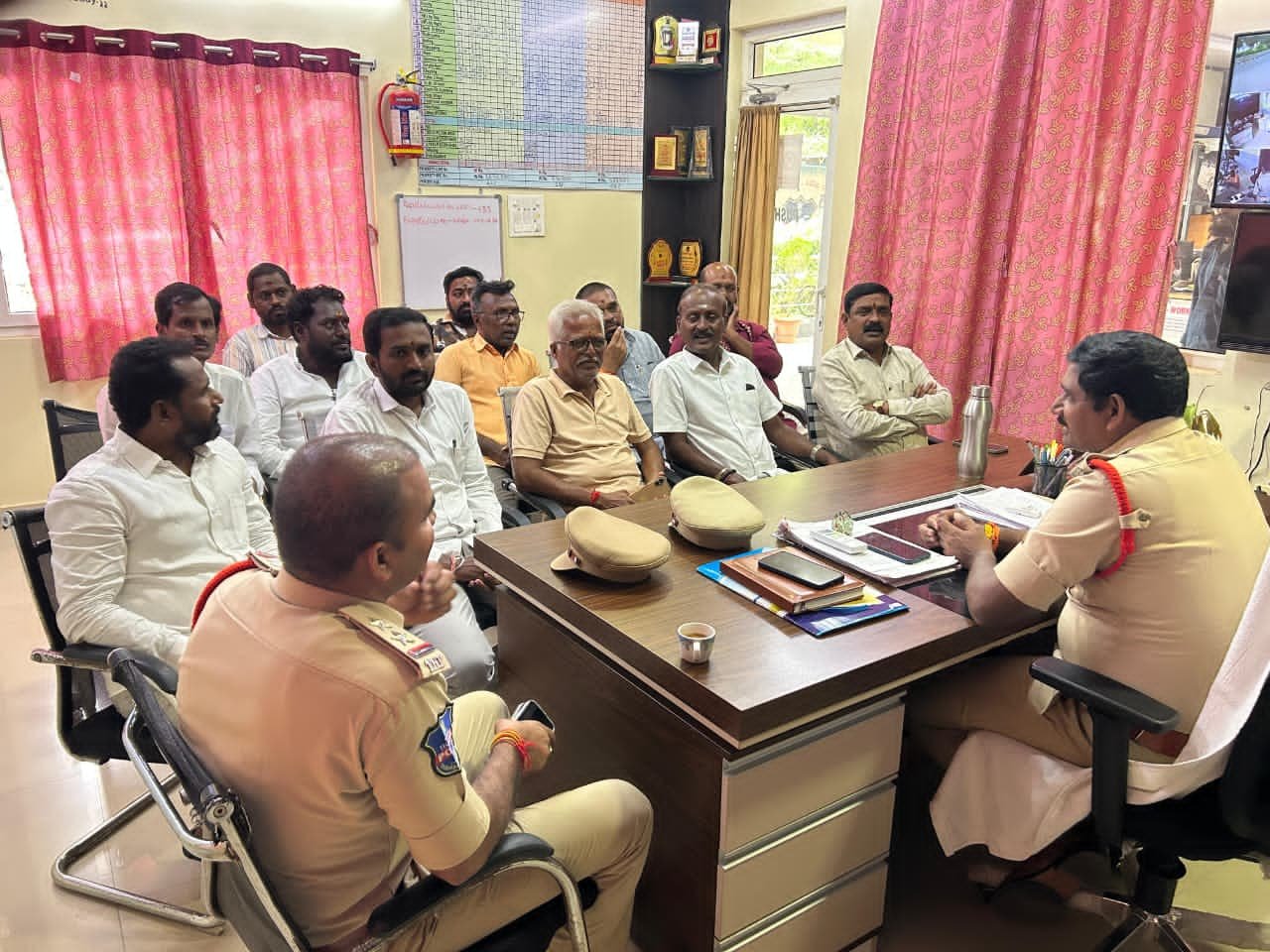 గణేష్ ఉత్సవాలను ప్రశాంత వాతావరణంలో నిర్వహించాలి: ఇన్‌స్పెక్టర్ శ్రీనివాస్