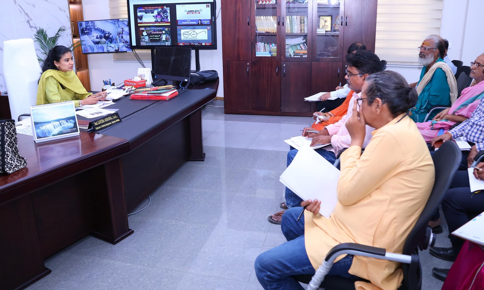 రాజన్న ఆలయ నిర్మాణ పనులు శరవేగంగా పూర్తి చేయాలి: జిల్లా కలెక్టర్ - Additional Image