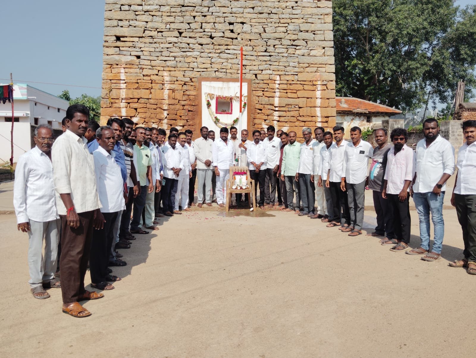 బైరాన్ పల్లి అమరవీరులకు ఘన నివాళులు 