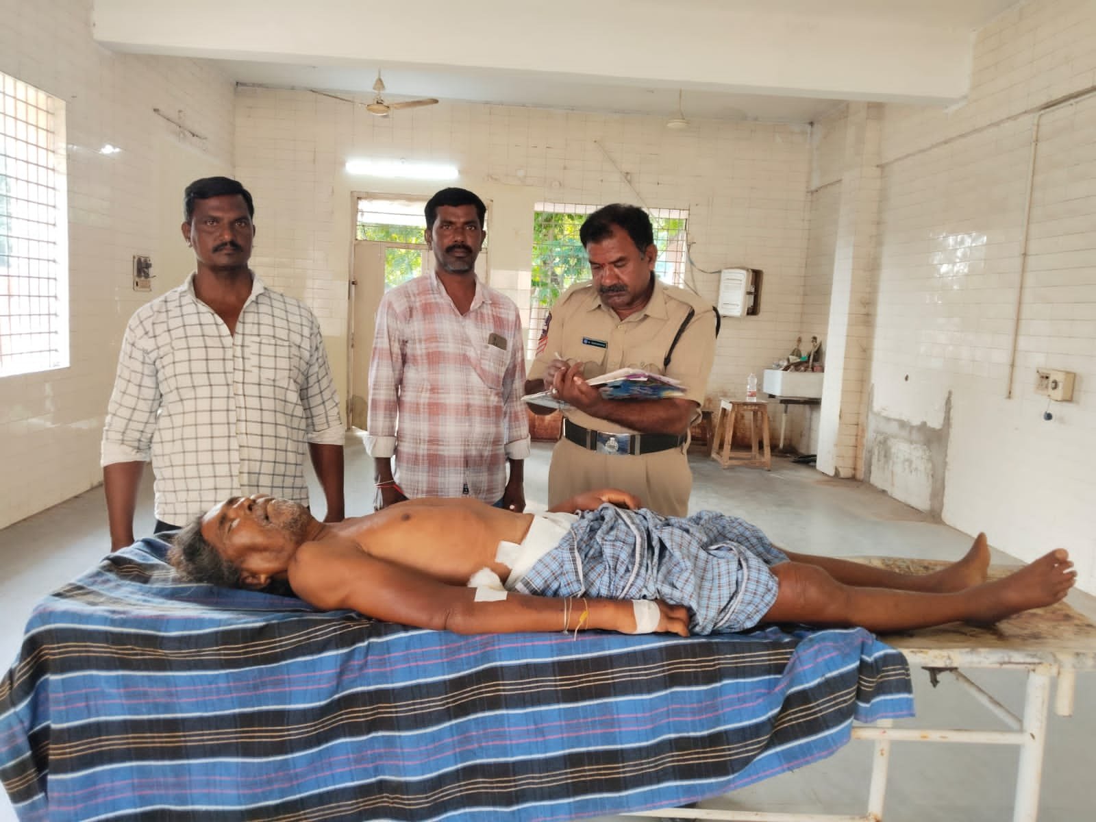 మంచం నుంచి జారిపడి వ్యక్తి మృతి 