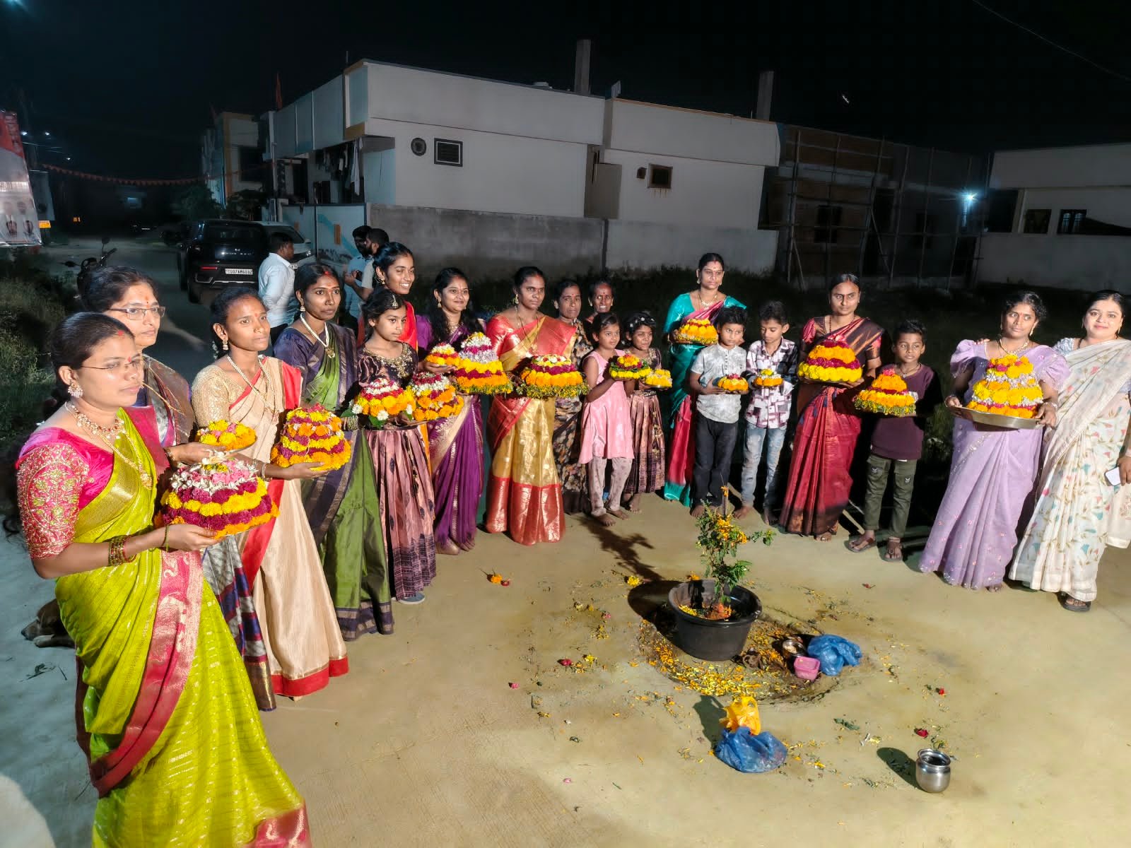 మంజీరా కాలనీలో ఘనంగా బతుకమ్మ సంబరాలు 