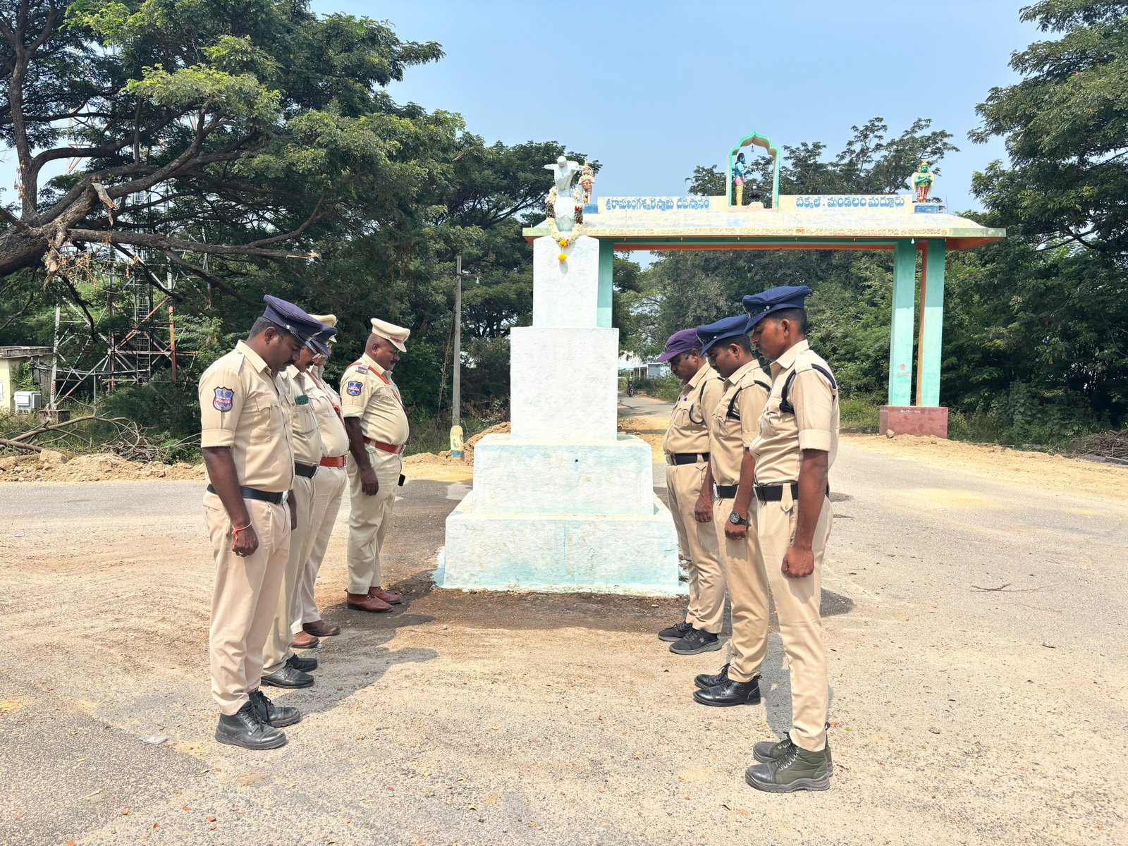 మద్దూర్ లో పోలీస్ అమరవీరులకు ఘనంగా నివాళులు